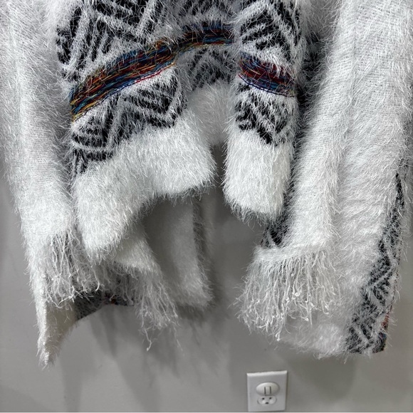 Northern Angel Rainbow Tribal Fuzzy Cardigan Sweater Aztec Women’s Size Medium - Picture 8 of 11